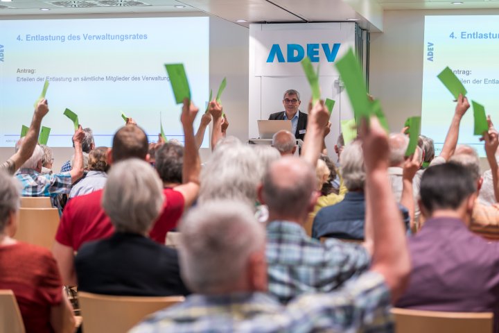 Abstimmung an der GV 2023 der Energiegenossenschaft ADEV